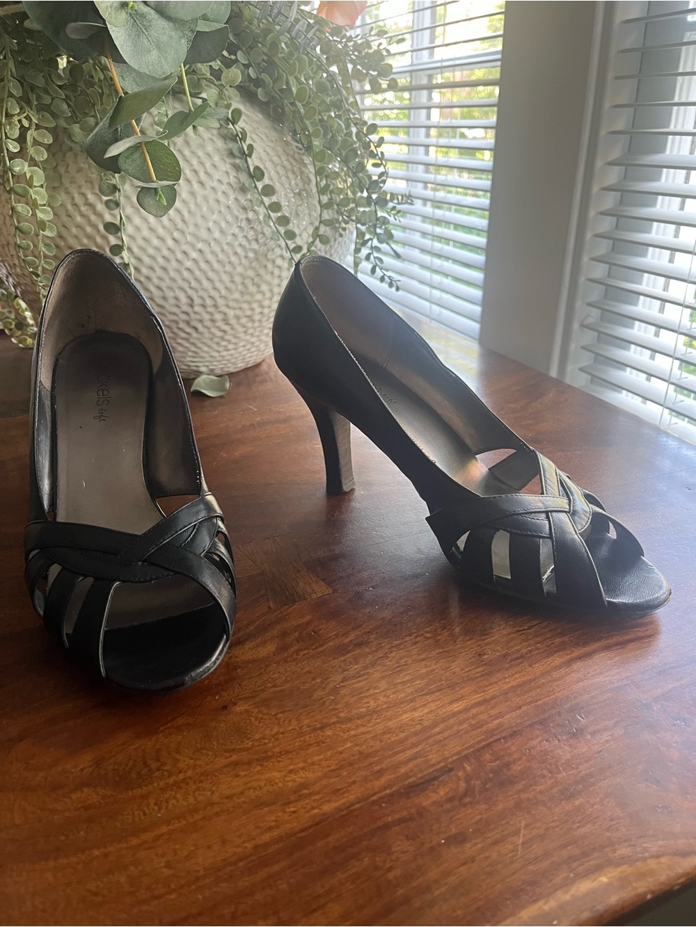 Vintage Nickels Soft Black Leather Woven Peep Toe Pumps - Size 10